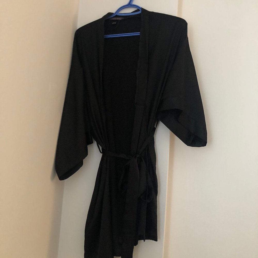 VICTORIAS SECRET SILK ROBE